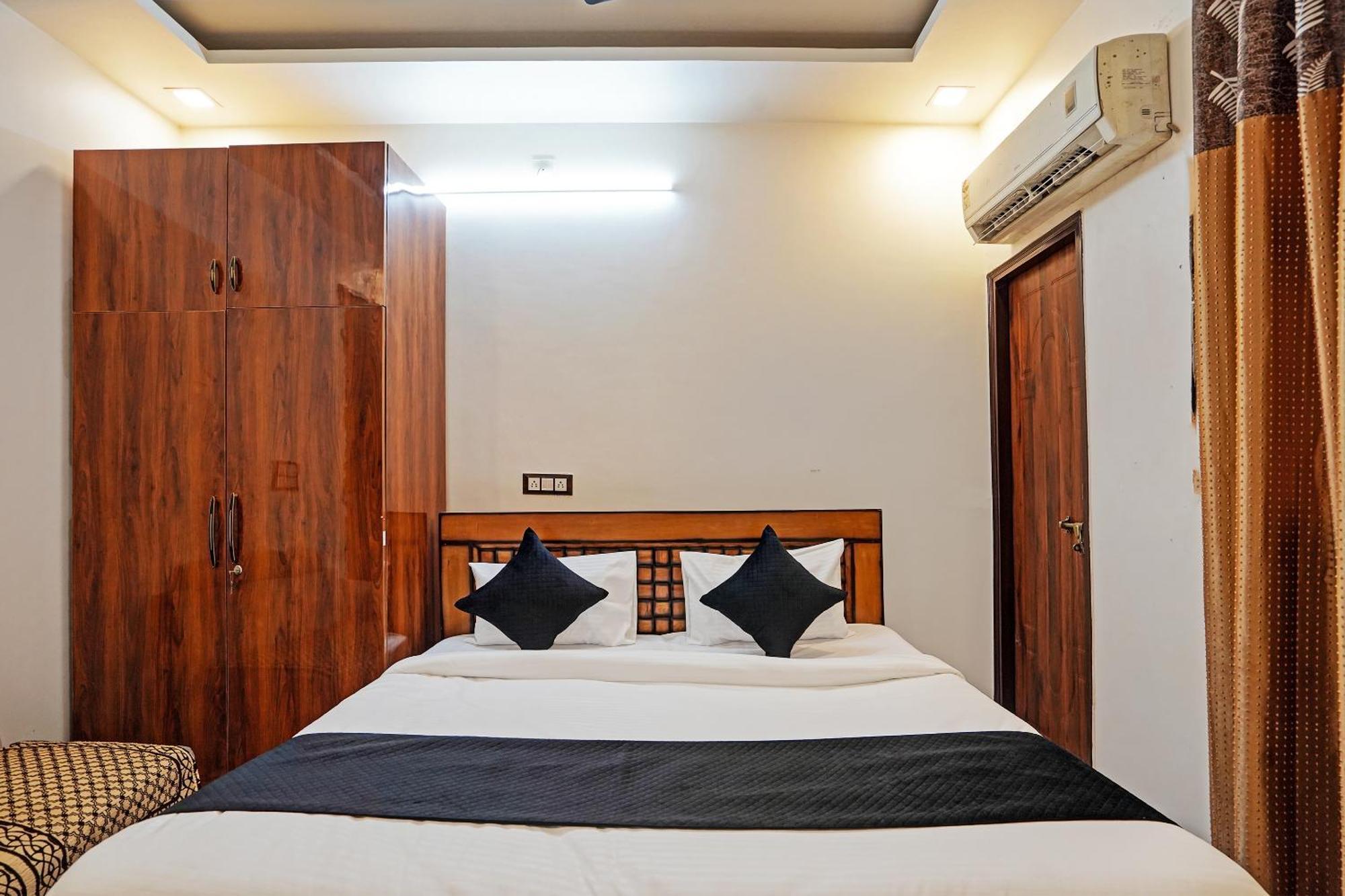 Hotel Play- Platinum Sector144 Couple Friendly Noida Exteriér fotografie