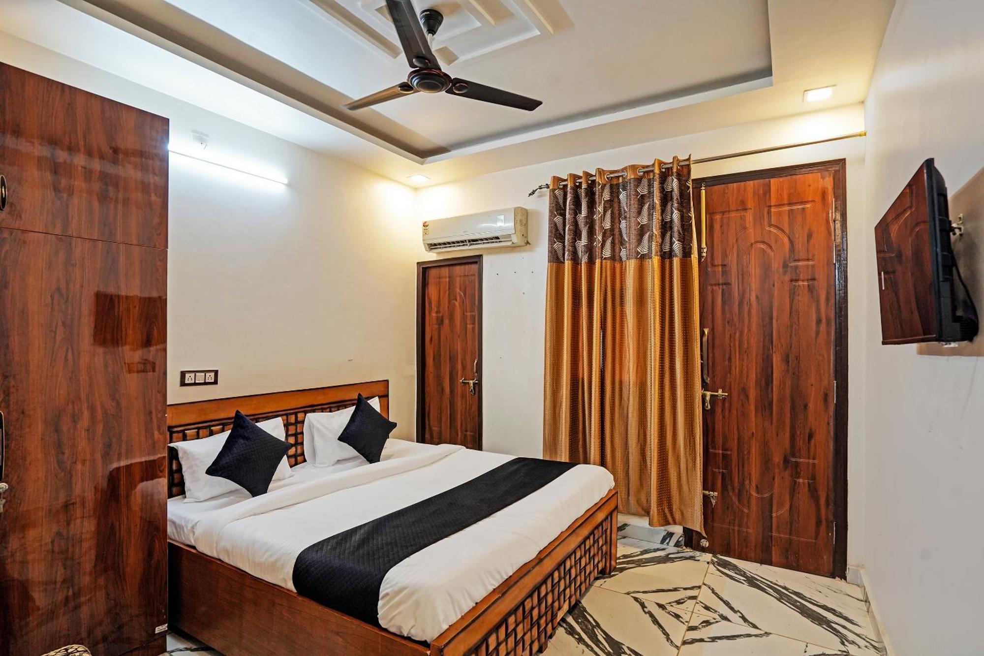 Hotel Play- Platinum Sector144 Couple Friendly Noida Exteriér fotografie