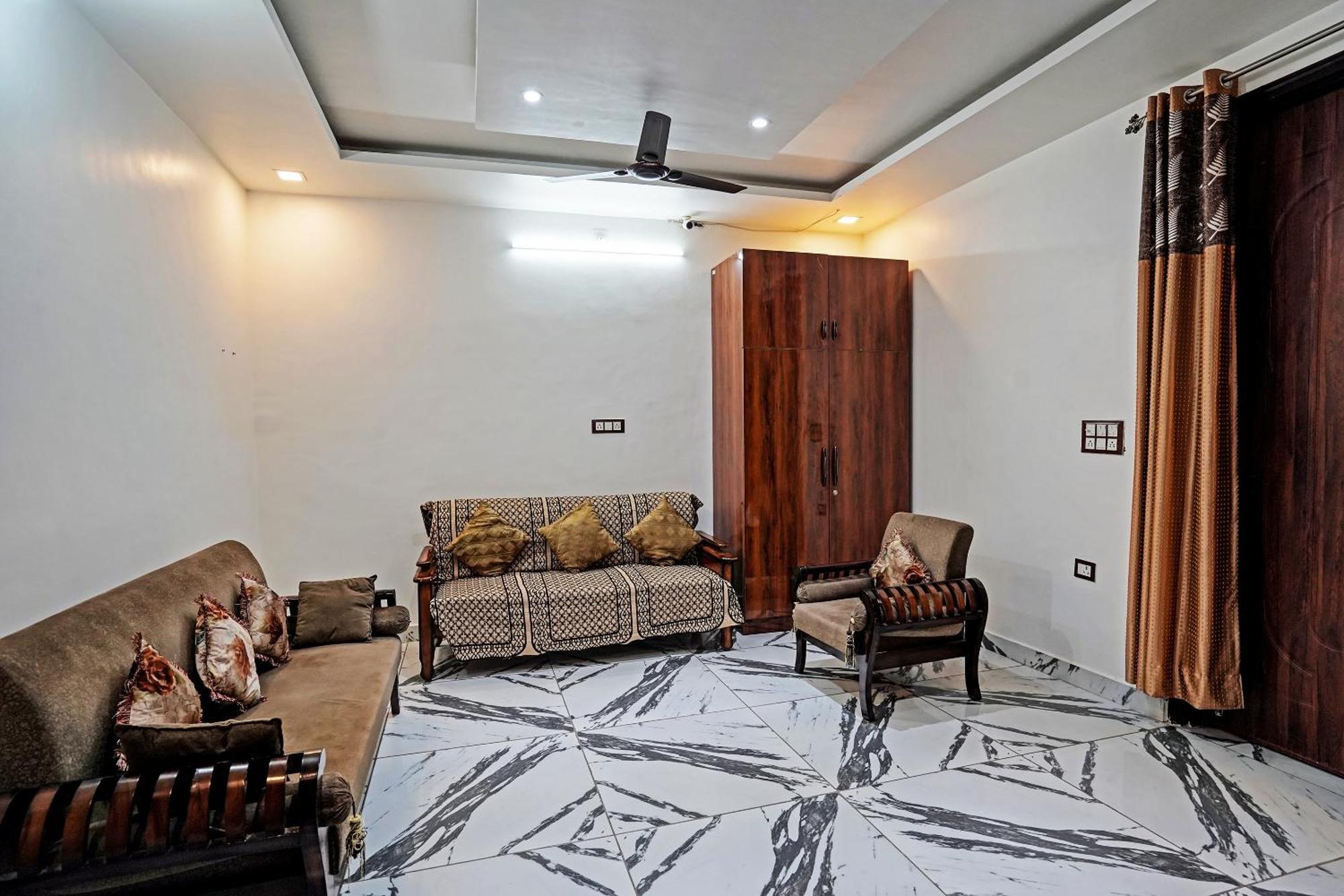 Hotel Play- Platinum Sector144 Couple Friendly Noida Exteriér fotografie