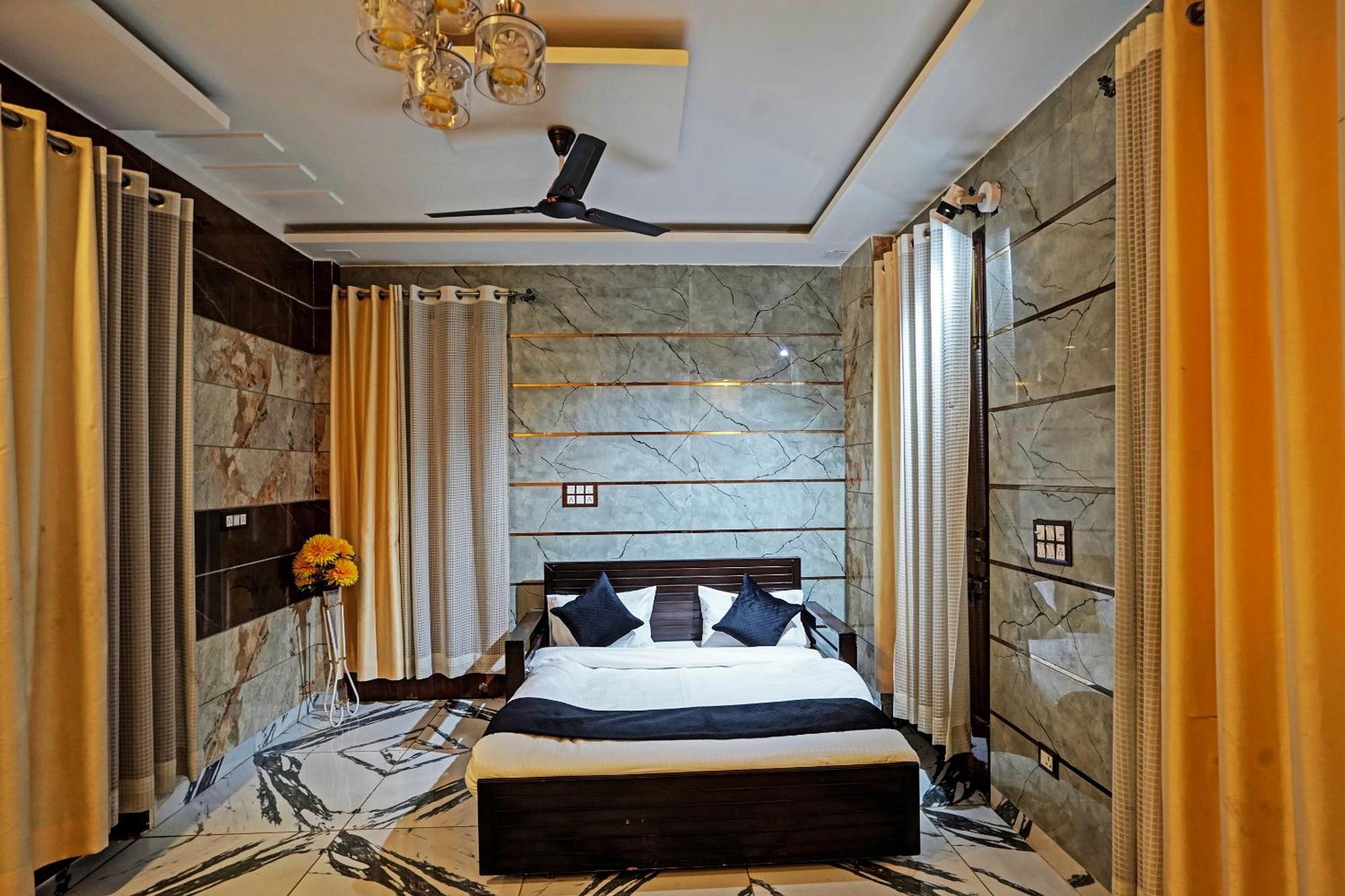 Hotel Play- Platinum Sector144 Couple Friendly Noida Exteriér fotografie