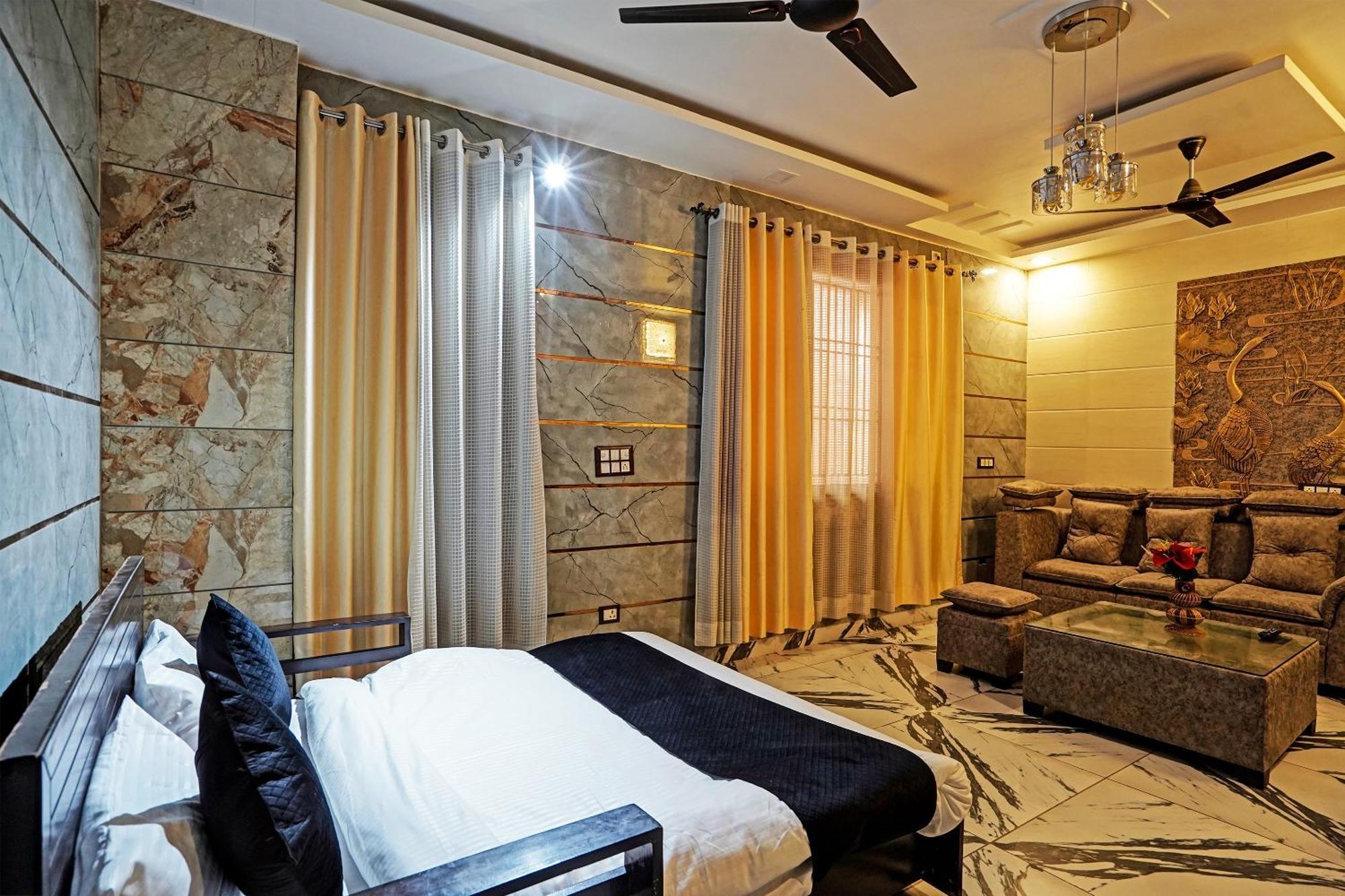 Hotel Play- Platinum Sector144 Couple Friendly Noida Exteriér fotografie