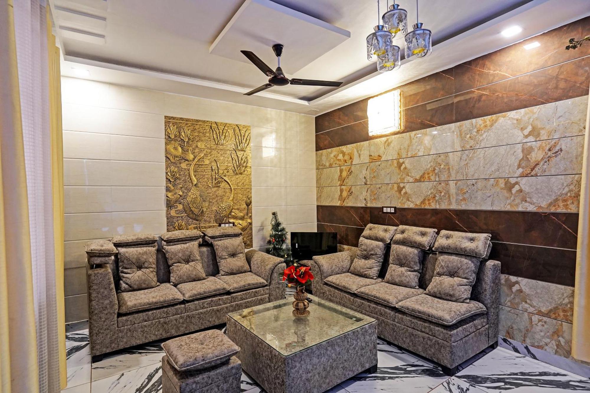 Hotel Play- Platinum Sector144 Couple Friendly Noida Exteriér fotografie